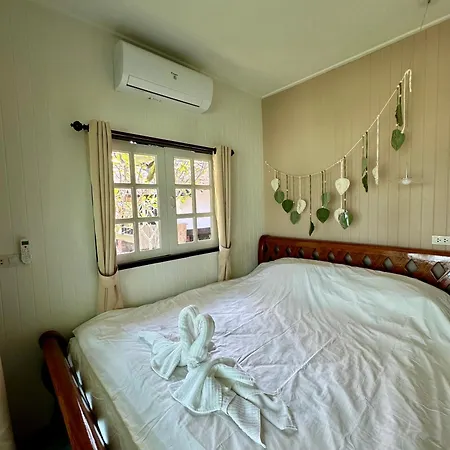 2Bd Beachfront House In Chaloclum Mae Haad Exterior photo
