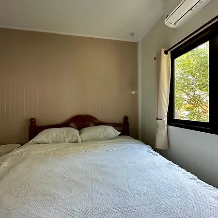 2Bd Beachfront House In Chaloclum Mae Haad Exterior photo