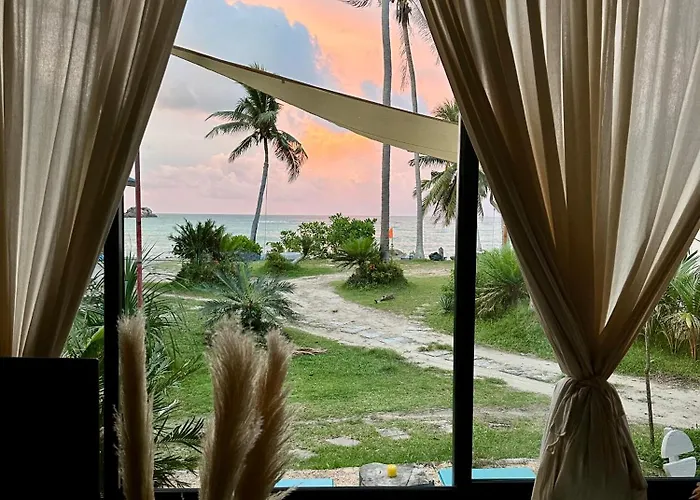 2Bd Beachfront House In Chaloclum