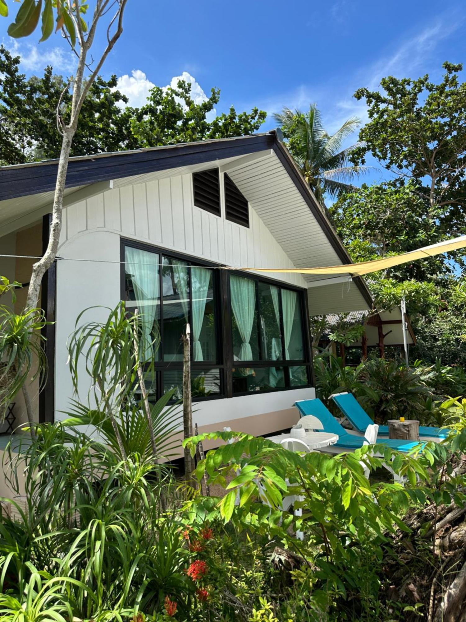 2bd Beachfront House In Chaloclum Mae Haad