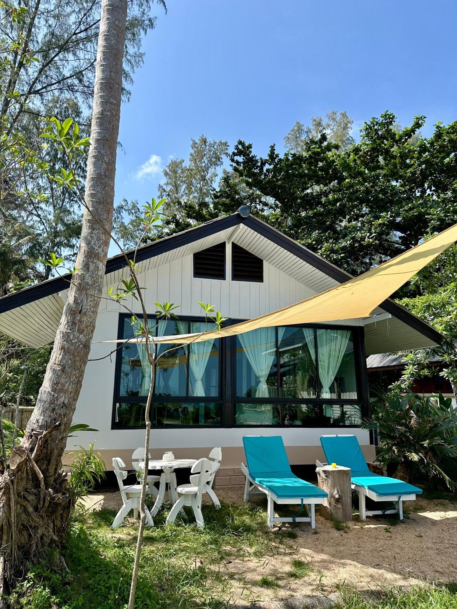 2bd Beachfront House In Chaloclum *