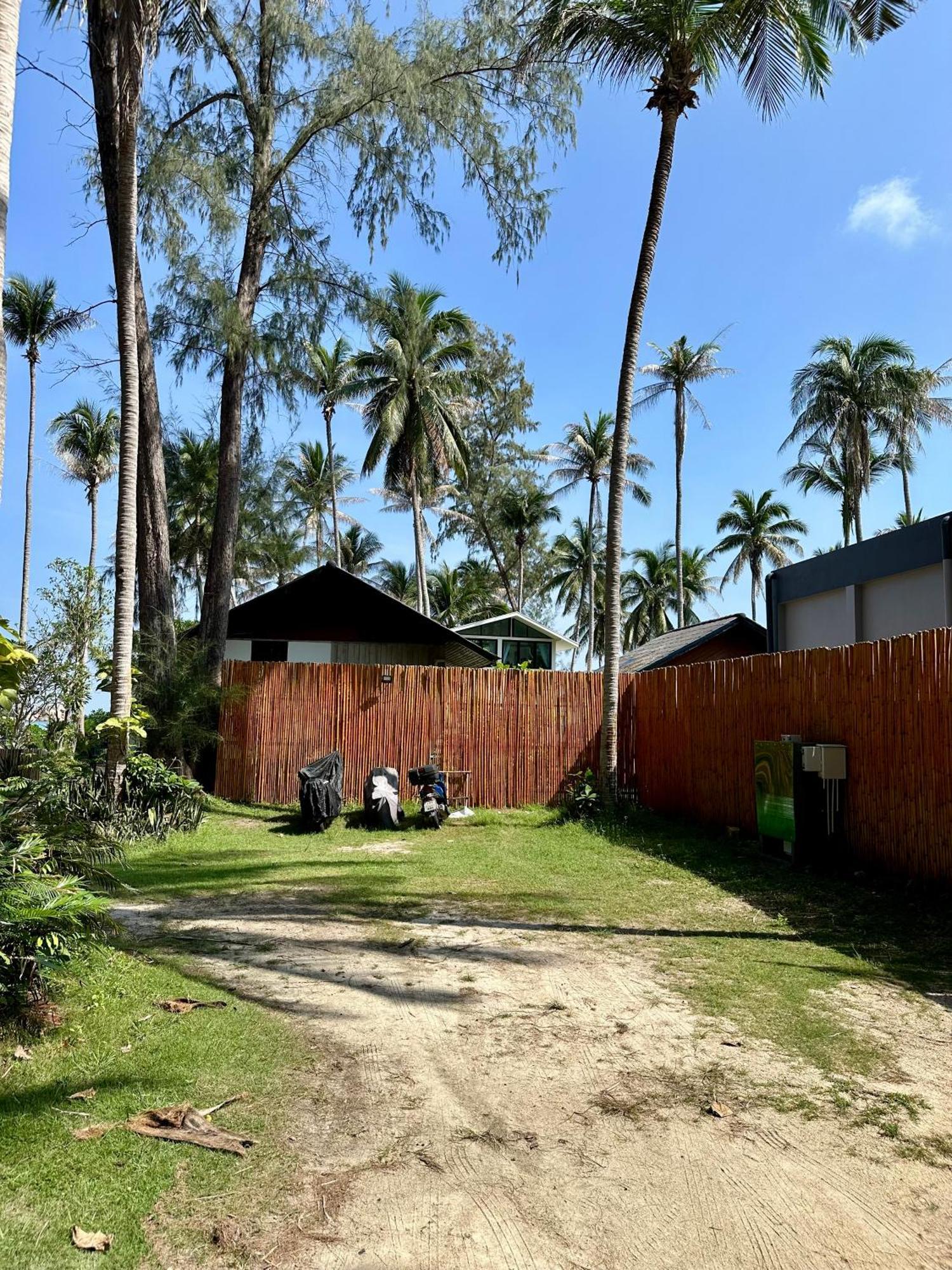 2bd Beachfront House In Chaloclum Rumah liburan