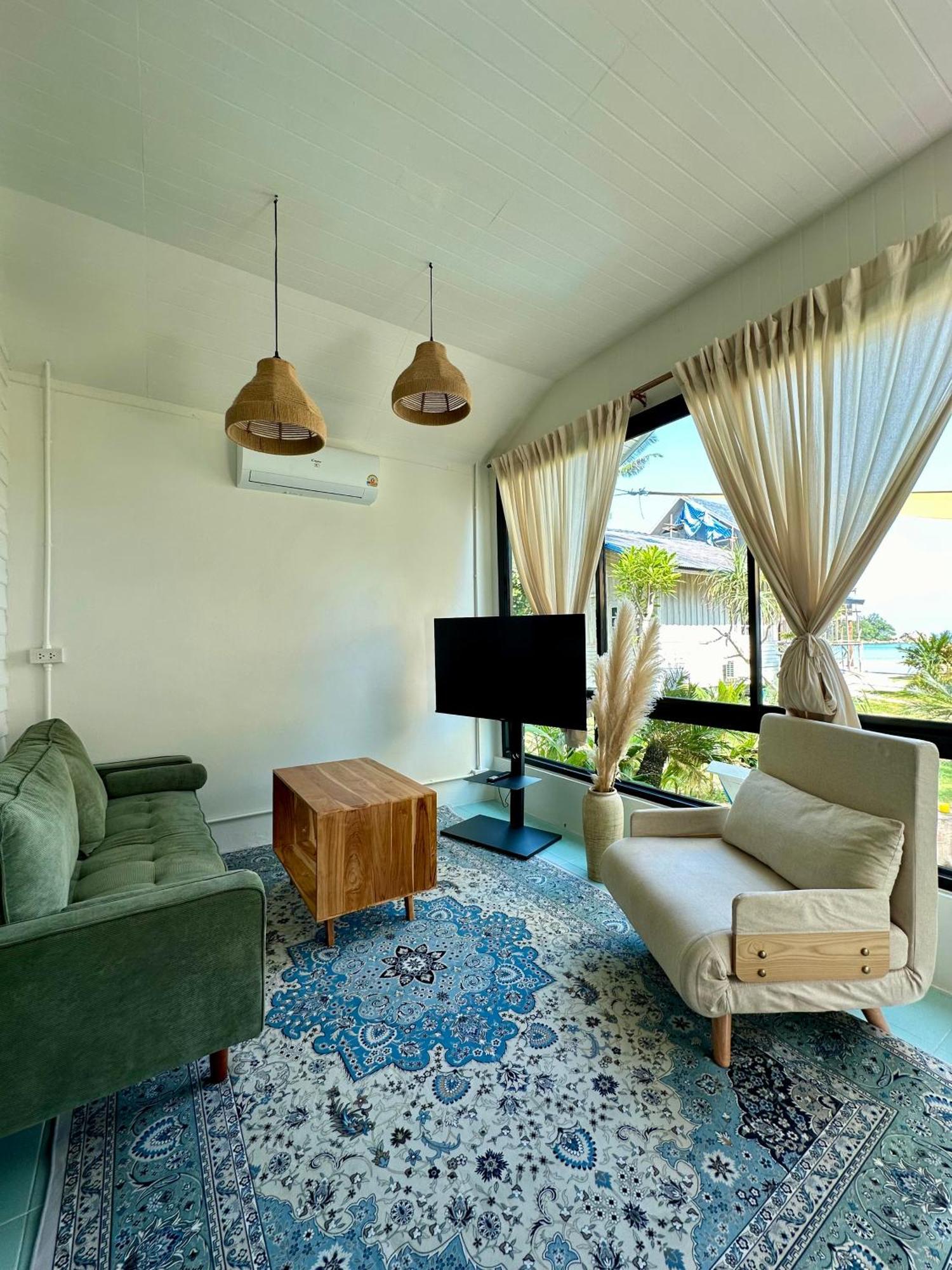 2bd Beachfront House In Chaloclum Rumah liburan Mae Haad