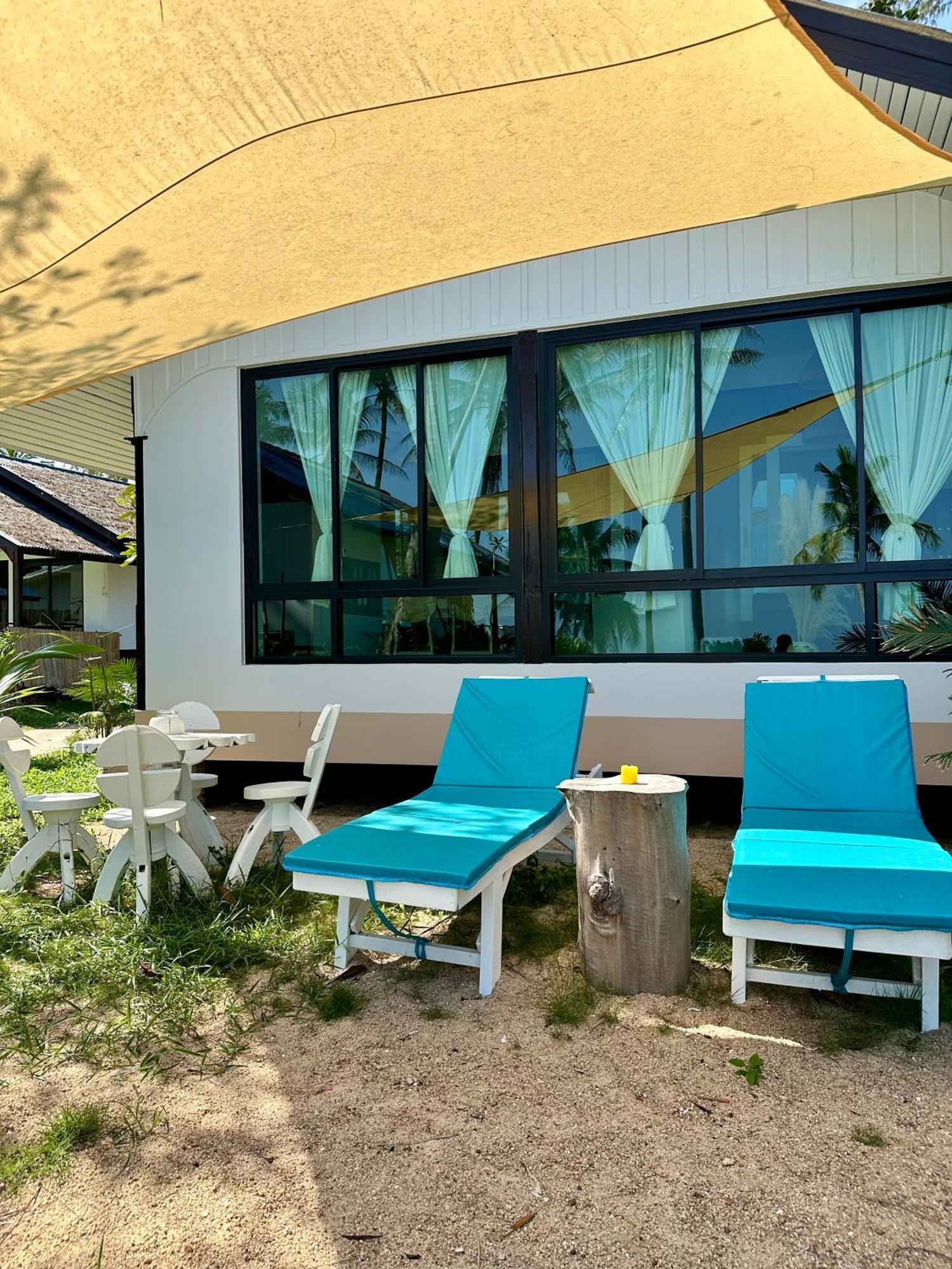 2bd Beachfront House In Chaloclum *