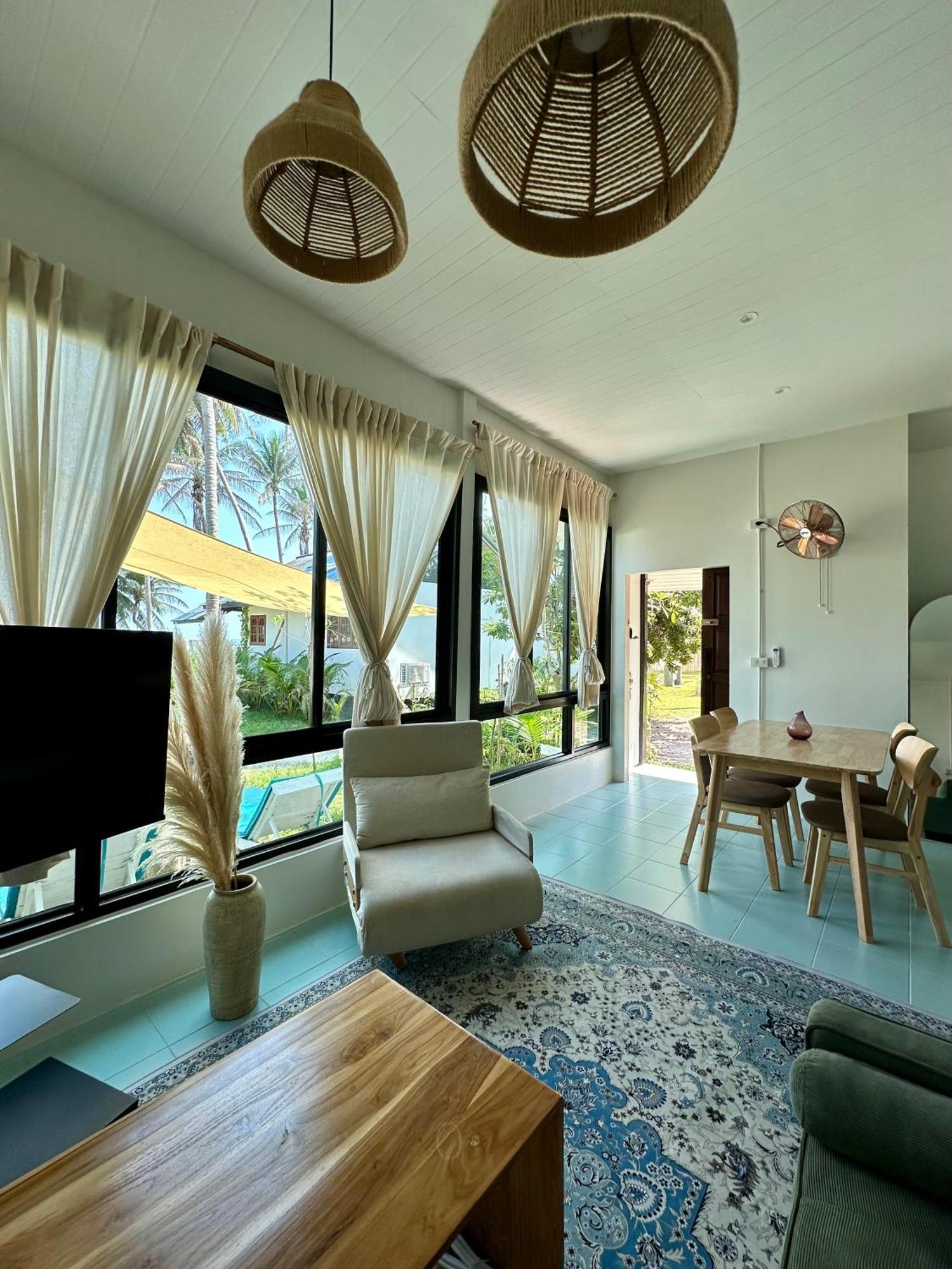 2bd Beachfront House In Chaloclum Rumah liburan *