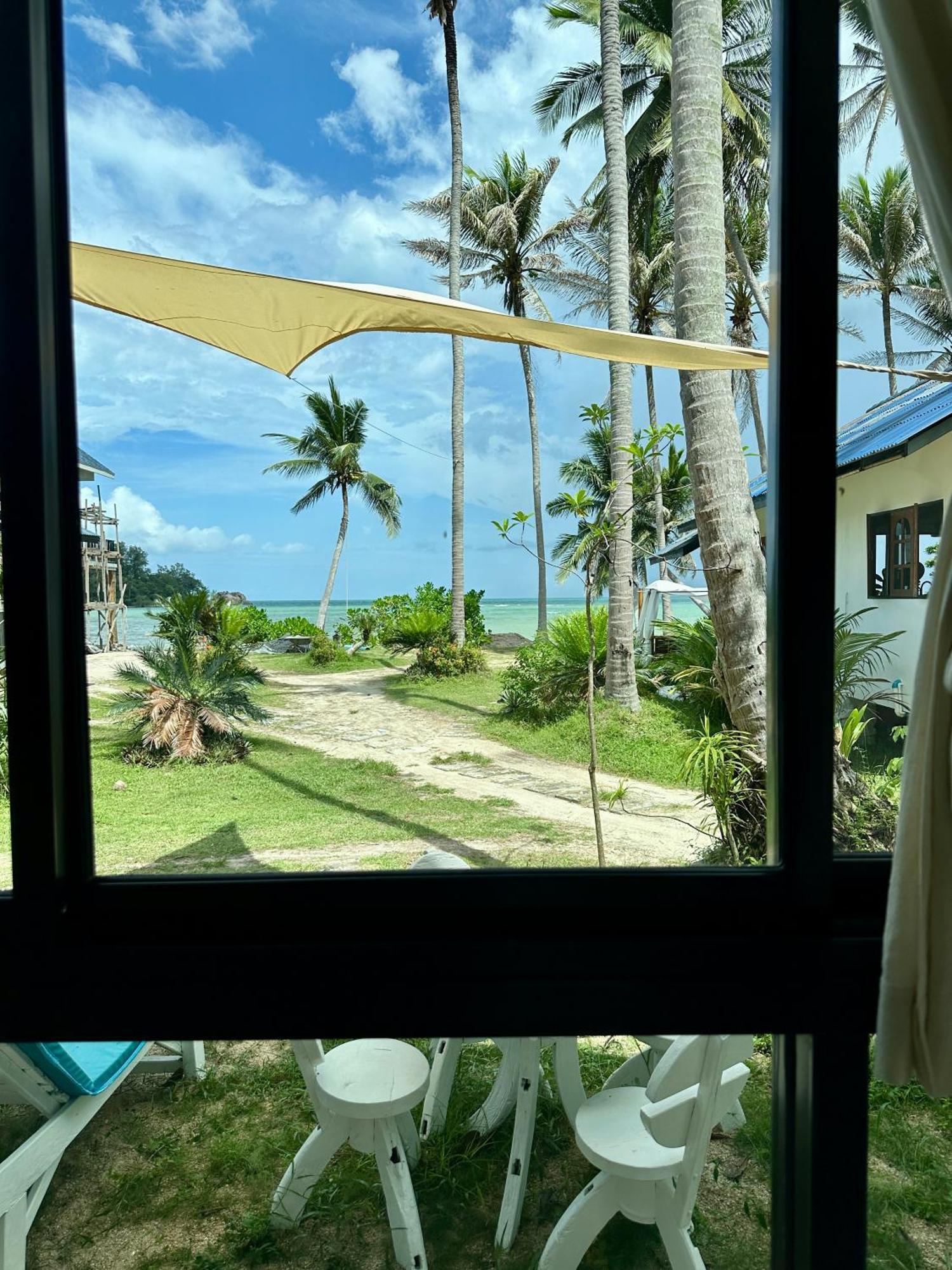2bd Beachfront House In Chaloclum